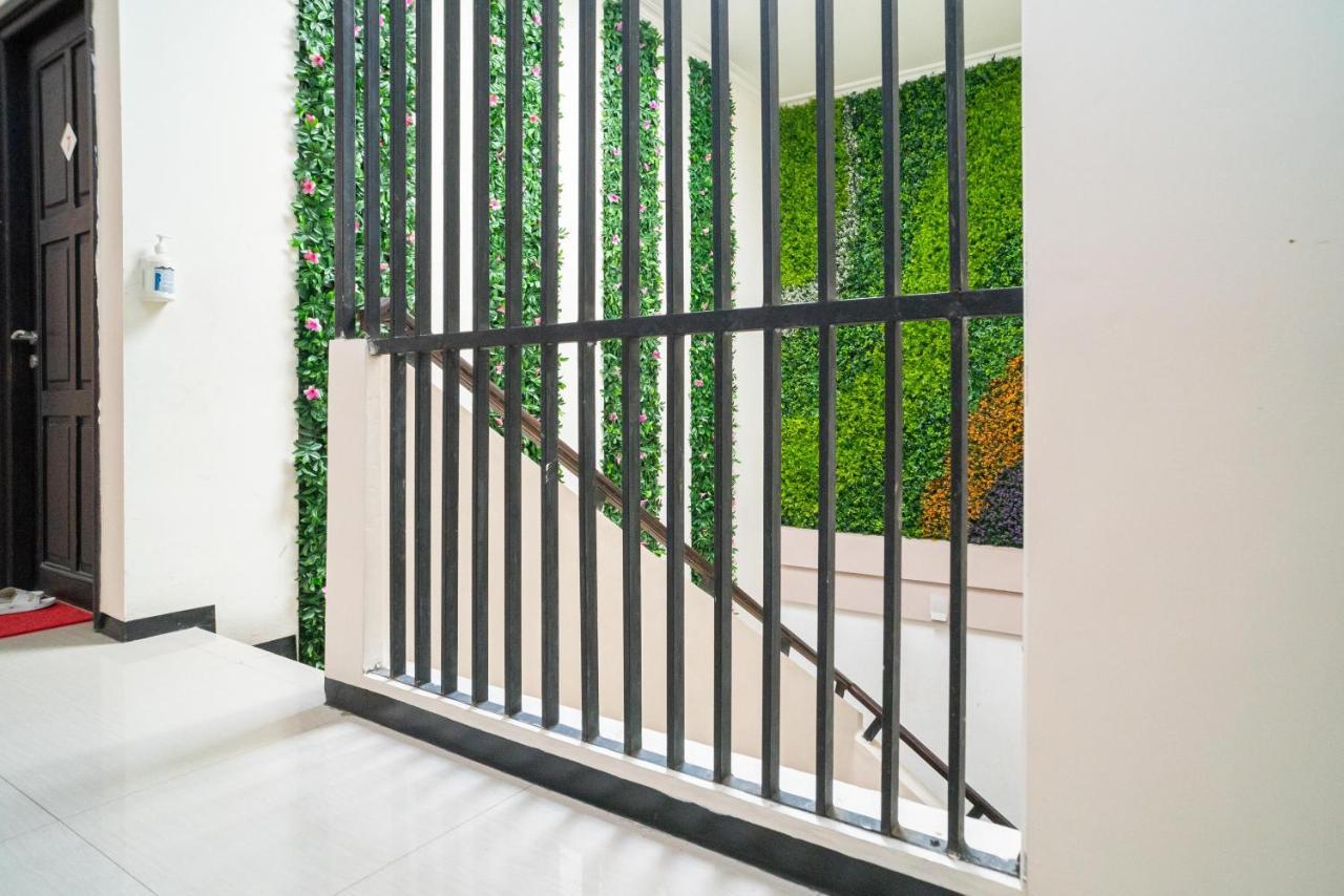 Reddoorz Syariah Near Marvel City Mall 2 Surabaya Exterior foto